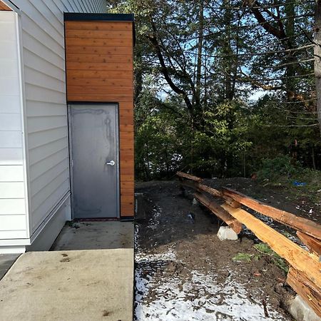 Victoria Private Studio Suite Colwood Bagian luar foto
